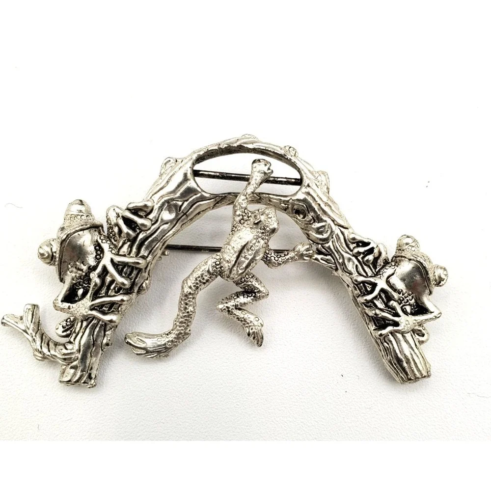 Vintage 3 Frogs On A Branch Brooch Pin Silver Tone Articulating